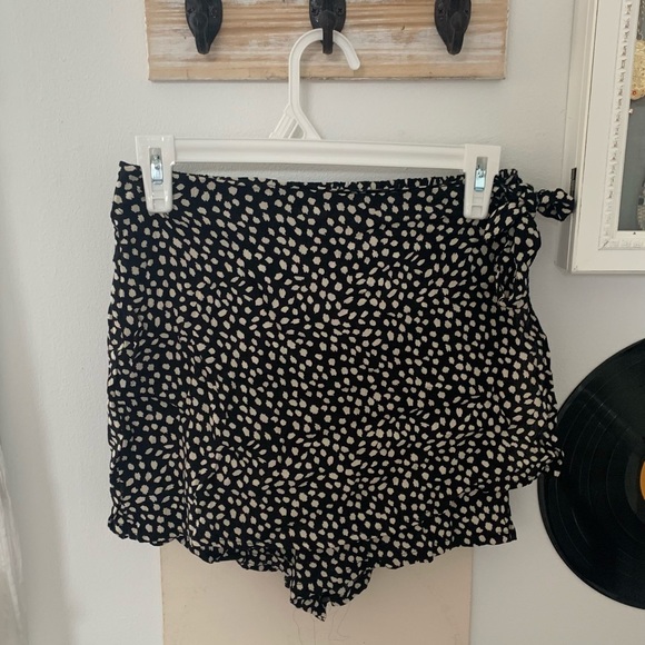 Garage Skort - Picture 2 of 2